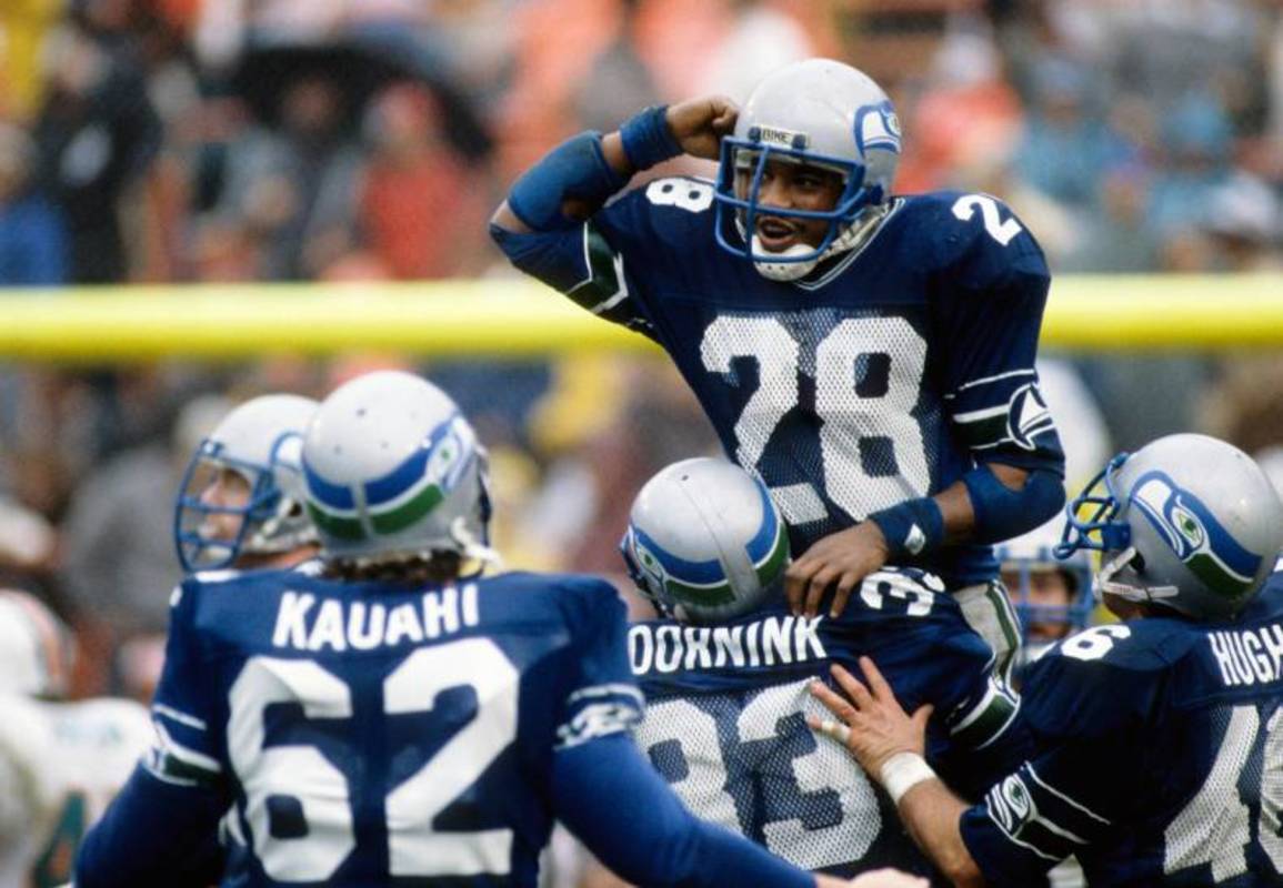 NFL Uniforms: 8 Teams That Need to Go Back to Their Old Look 