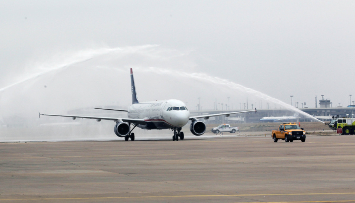 Steelers' Plane Makes Emergency Landing