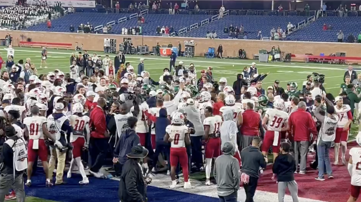 College Football Bowl Game Ends In Brawl After Postgame Cheap Shot Bvm Sports 