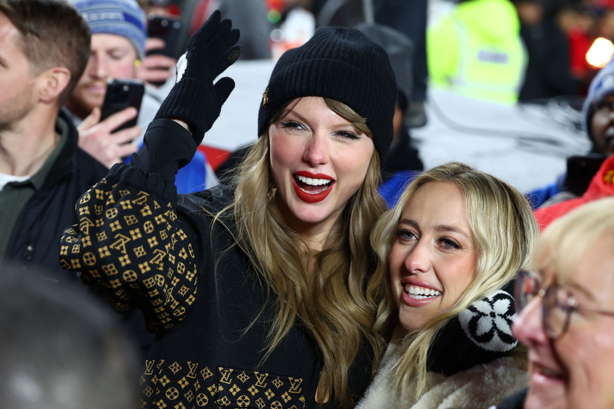 Taylor Swift's Heartfelt Message to Brittany Mahomes After Chiefs Win ...