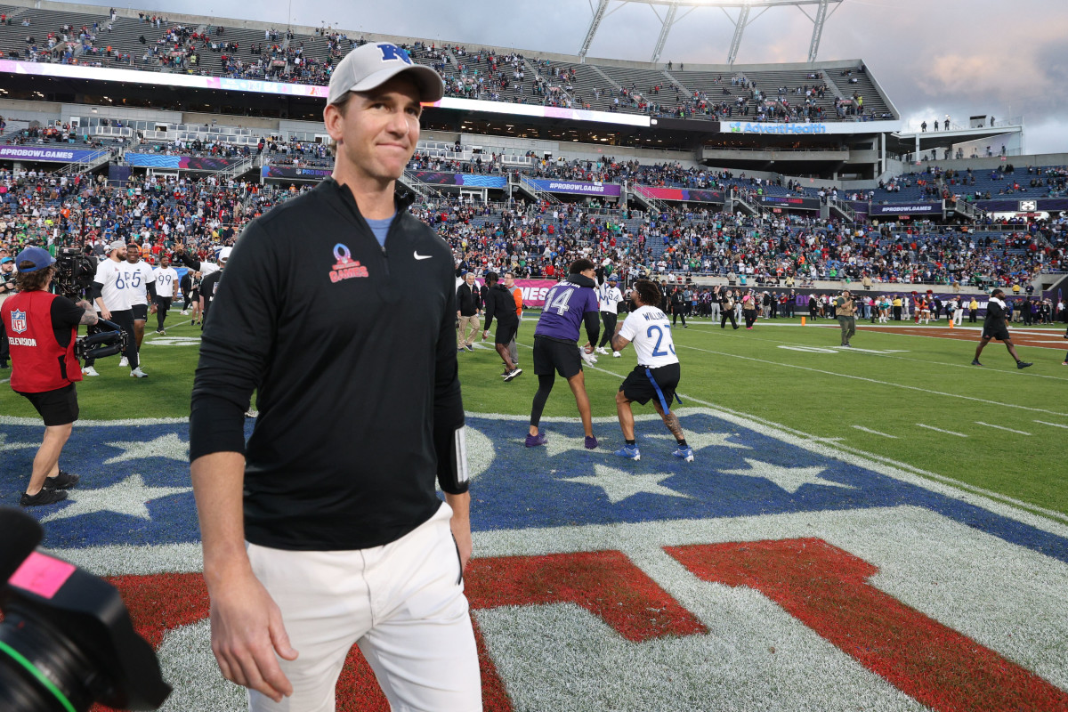 Eli Manning Preps for Pro Bowl Against Peyton, Talks Rookie QBs BVM