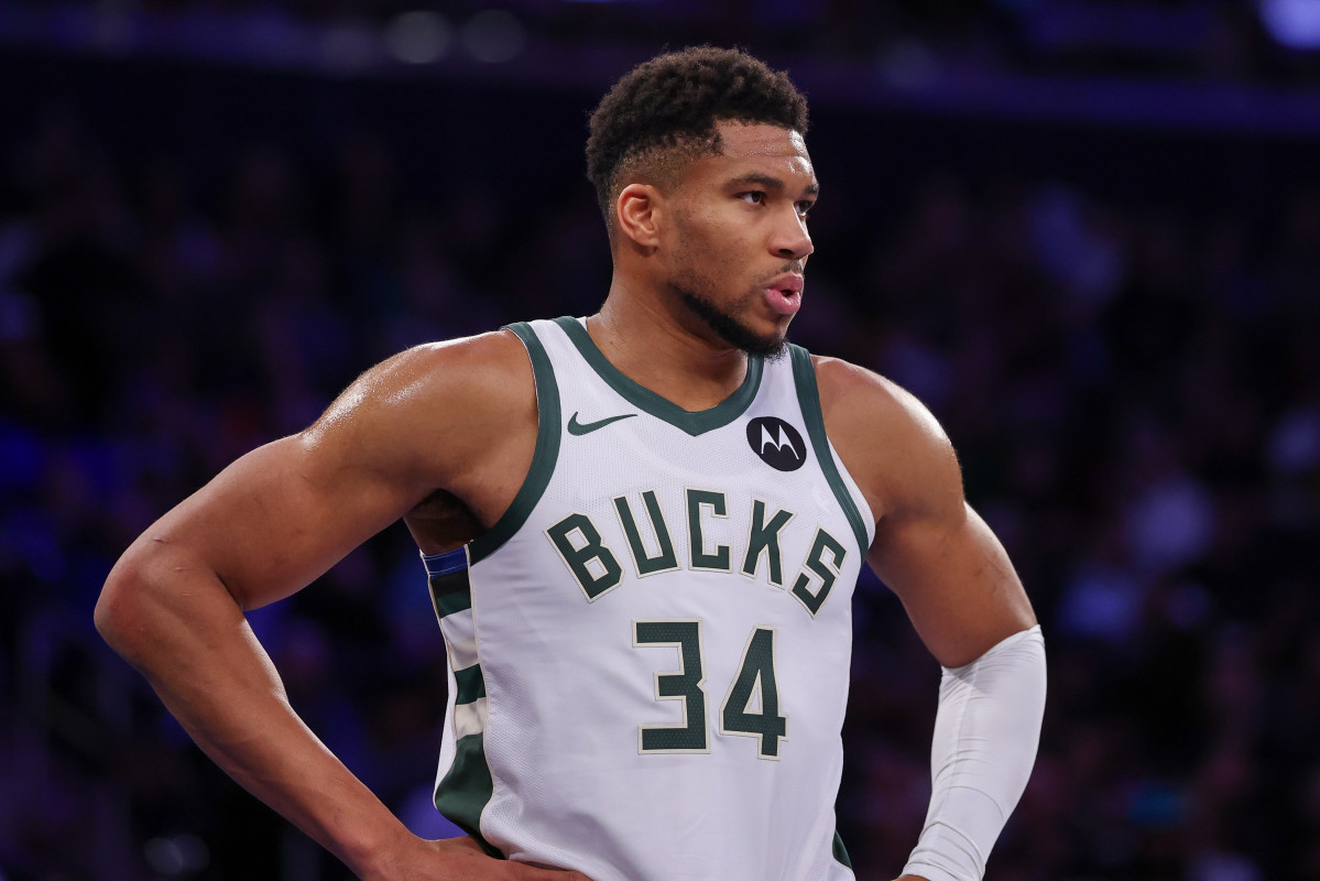 Bucks Take New Stance on Giannis Antetokounmpo Trade