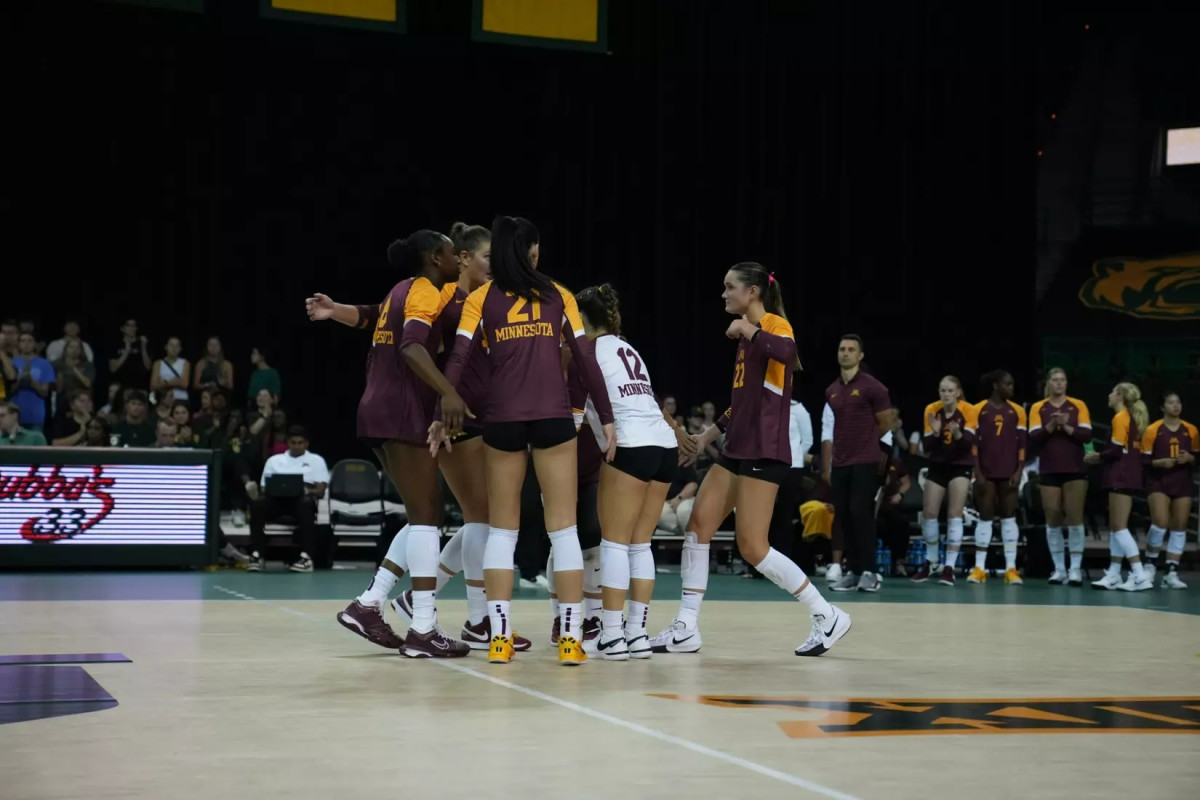 Gophers volleyball sweeps Michigan State for third straight win