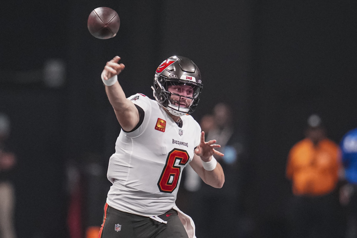 Baker Mayfield Delivers Jaw-Dropping TD Pass in Thrilling 'Thursday Night Football' Showdown