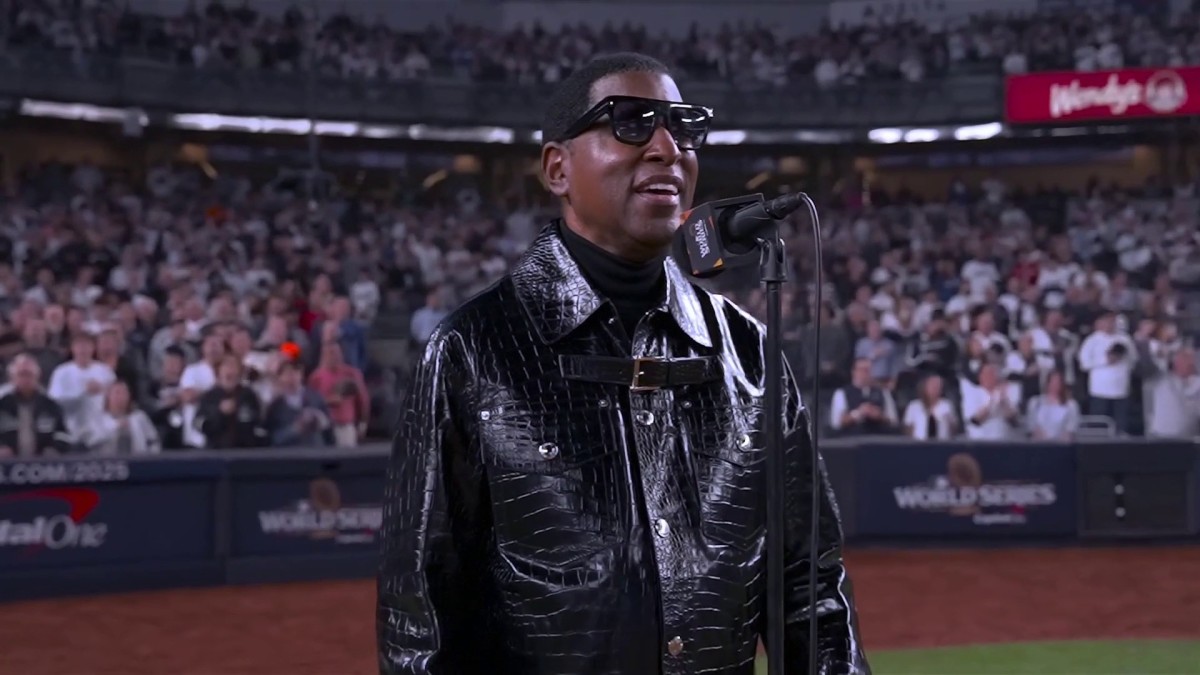 National Anthem Performance Before Dodgers-Yankees Game Turns Heads