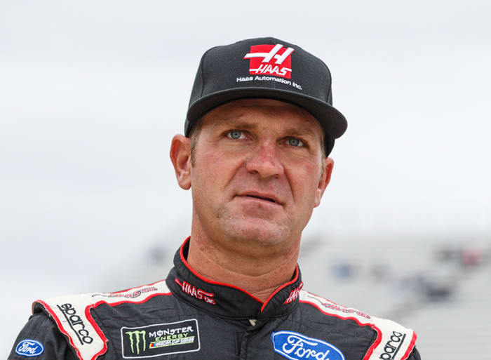 Clint Bowyer: 2018 NASCAR Season Driver Preview - Athlon Sports