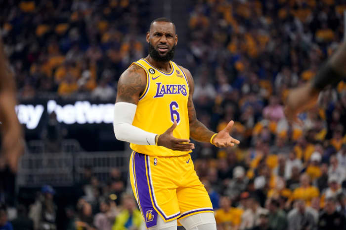 NBA Fans Were Shocked After LeBron James Was Called For Rare Violation ...