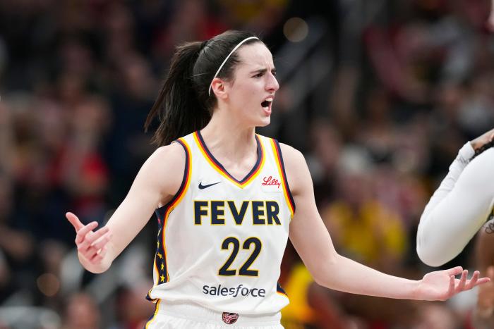 Indiana Fever guard Caitlin Clark (22)