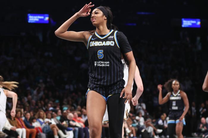 WNBA Fans Are Outraged on Angel Reese Celebrating Teammate's Dirty Play ...
