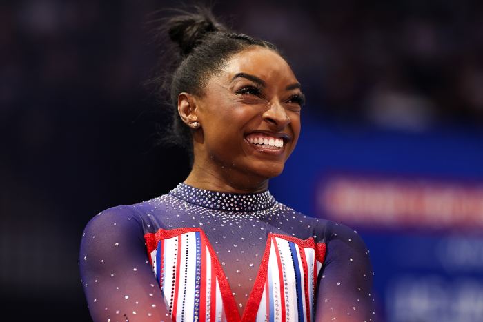 Simone Biles' Height Goes Viral After Old Photo With Shaquille O'Neal