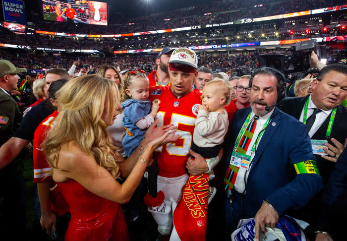 Patrick Mahomes' Reaction To Brittany Mahomes' Viral Swimsuit Photos 