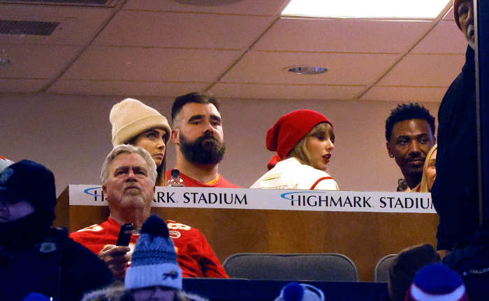 Taylor Swift with Travis Kelce's brother, Jason Kelce, before the game between the Bills and the Chiefs.