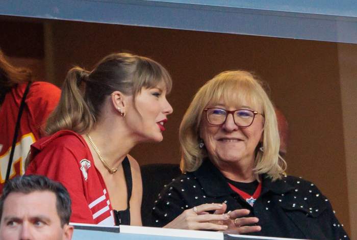 Taylor Swift Fans Notice the Same Thing About Travis Kelce's Mom on the ...