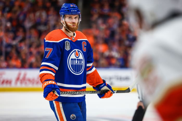 Oilers' Connor McDavid Issues Positive Injury Update Nearing Return ...