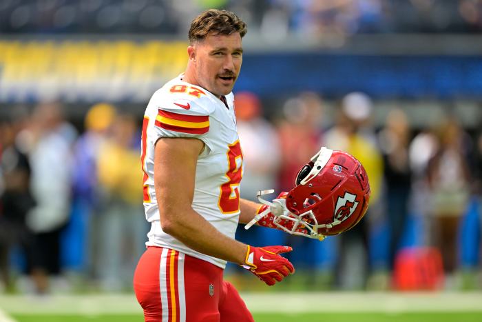 Fans Notice Taylor Swift's Hidden Message for Travis Kelce, Chiefs.. - Hot News