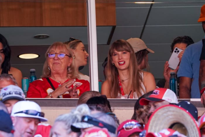 Chiefs Lineman Explains How Taylor Swift Helps Kansas City's Super Bowl ...