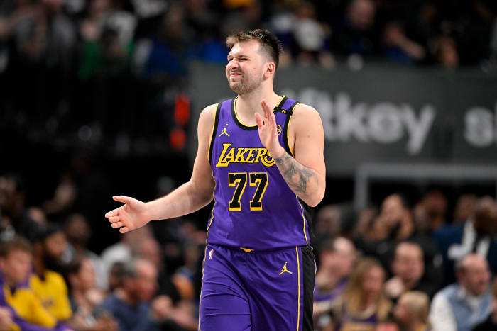 Los Angeles Lakers guard Luka Doncic (77)