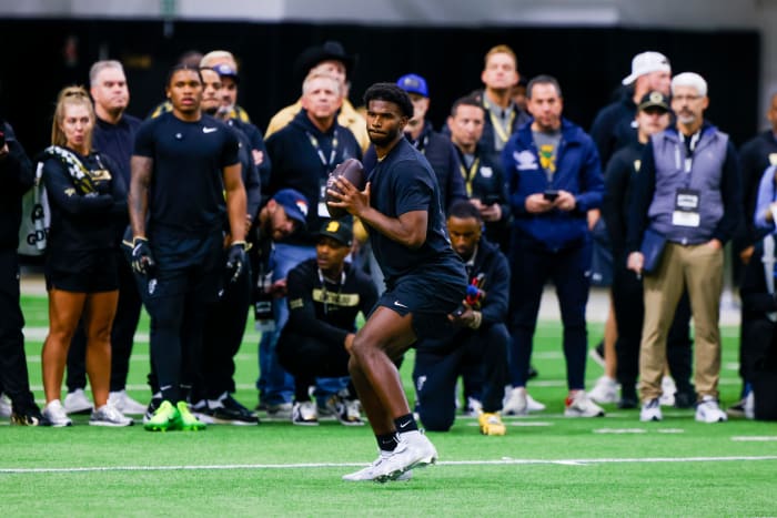Cleveland Browns quarterback Shedeur Sanders