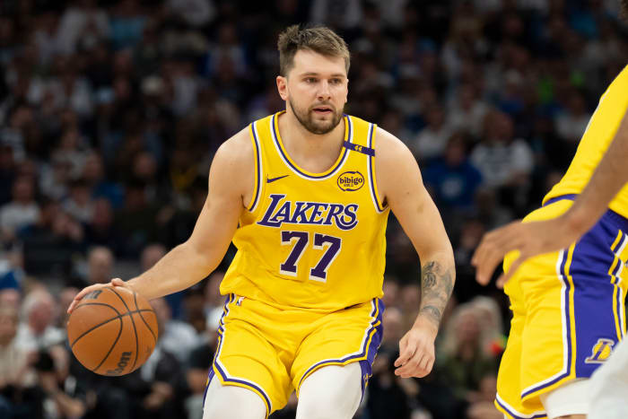 Los Angeles Lakers guard Luka Doncic (77).