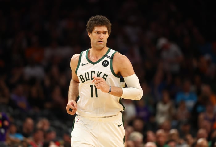 Milwaukee Bucks center Brook Lopez (11)