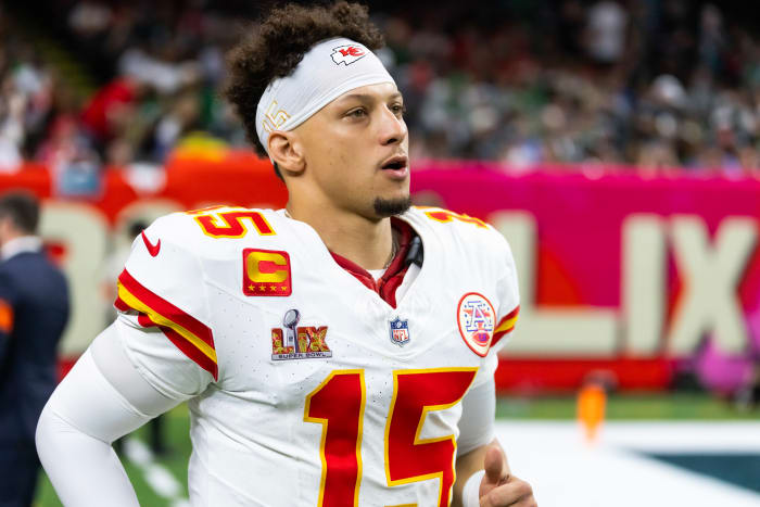 Kansas City Chiefs quarterback Patrick Mahomes (15).