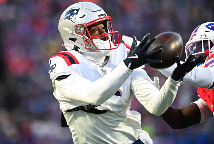 New England Patriots wide receiver Kayshon Boutte (9) catches a pass for a touchdown against the Buffalo Bills in the first quarter at Highmark Stadium.