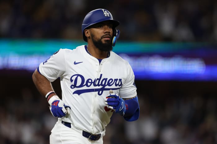 Los Angeles Dodgers outfielder Teoscar Hernandez (37)