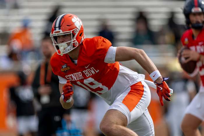 American team tight end Jake Briningstool of Clemson (19) runs a route during Senior Bowl practice for the American team at Hancock Whitney Stadium.