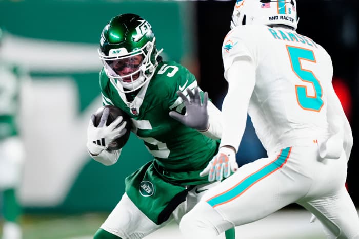 New York Jets vs. Dolphins; Wilson vs. Ramsey.