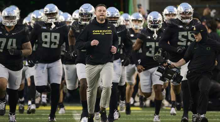 Oregon head coach Dan Lanning