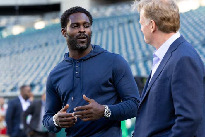 Philadelphia Eagles Legend Michael Vick Announces Emotional Goodbye In ...