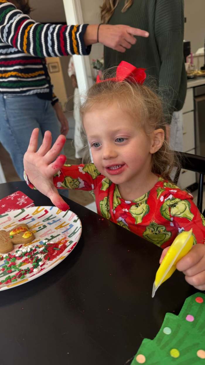 Patrick Mahomes' daughter, Sterling Mahomes, decorates Christmas cookies.