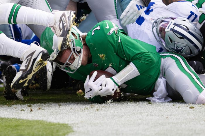 Philadelphia Eagles quarterback Kenny Pickett