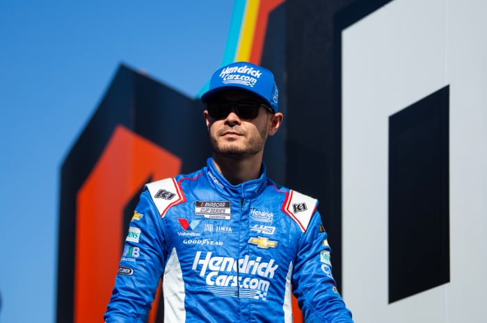 Kyle Larson Hopes Fans Flip Off Drivers to Start 2025 NASCAR Season ...