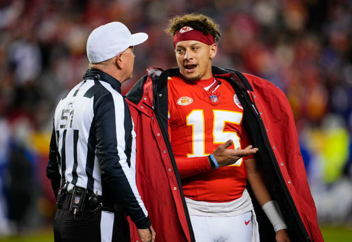 Kansas City Chiefs quarterback Patrick Mahomes (15).