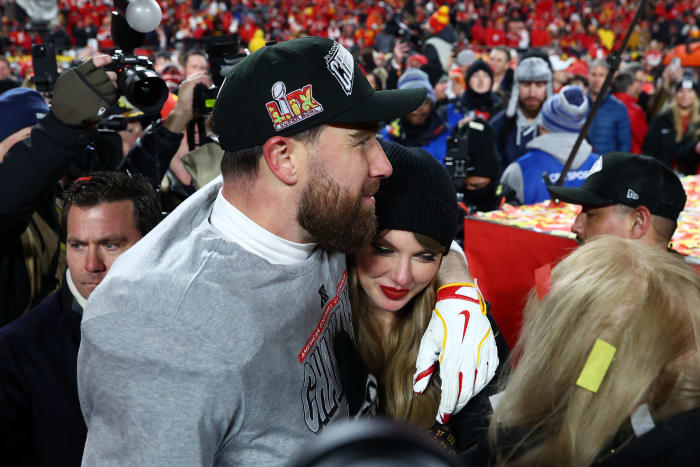 Kansas City Chiefs tight end Travis Kelce and Taylor Swift.