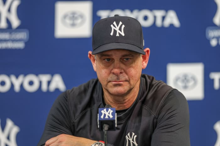 New York Yankees manager Aaron Boone (17)