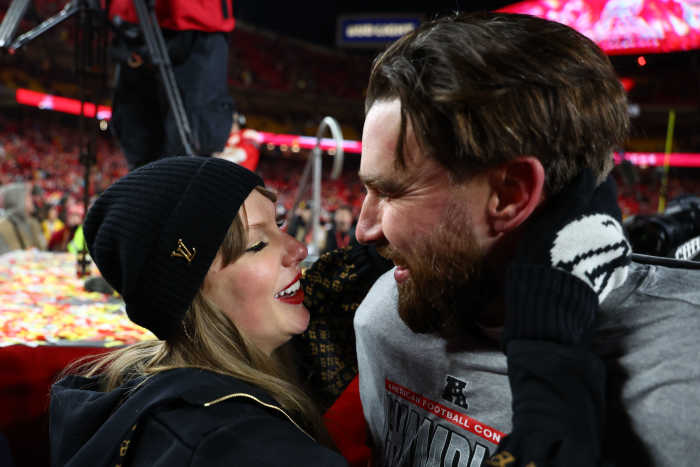 Taylor Swift and Kansas City Chiefs tight end Travis Kelce.