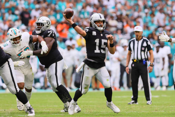 Las Vegas Raiders quarterback Gardner Minshew (15) passes the football against the Miami Dolphins.
