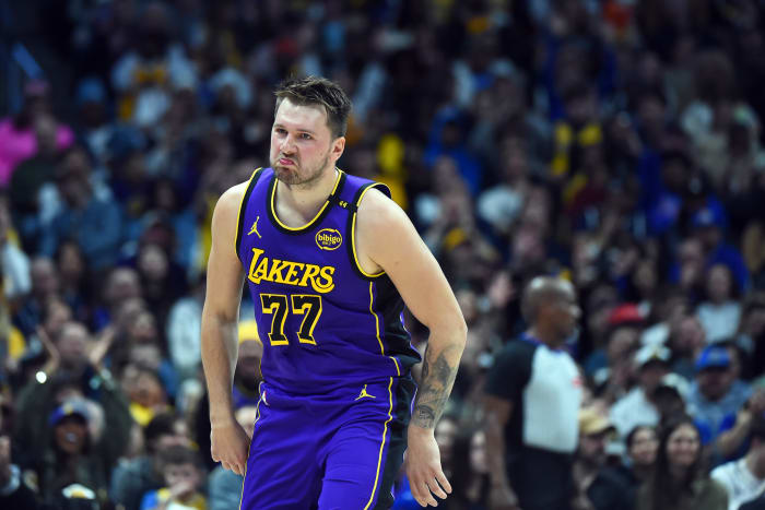 Los Angeles Lakers guard Luka Doncic (77)