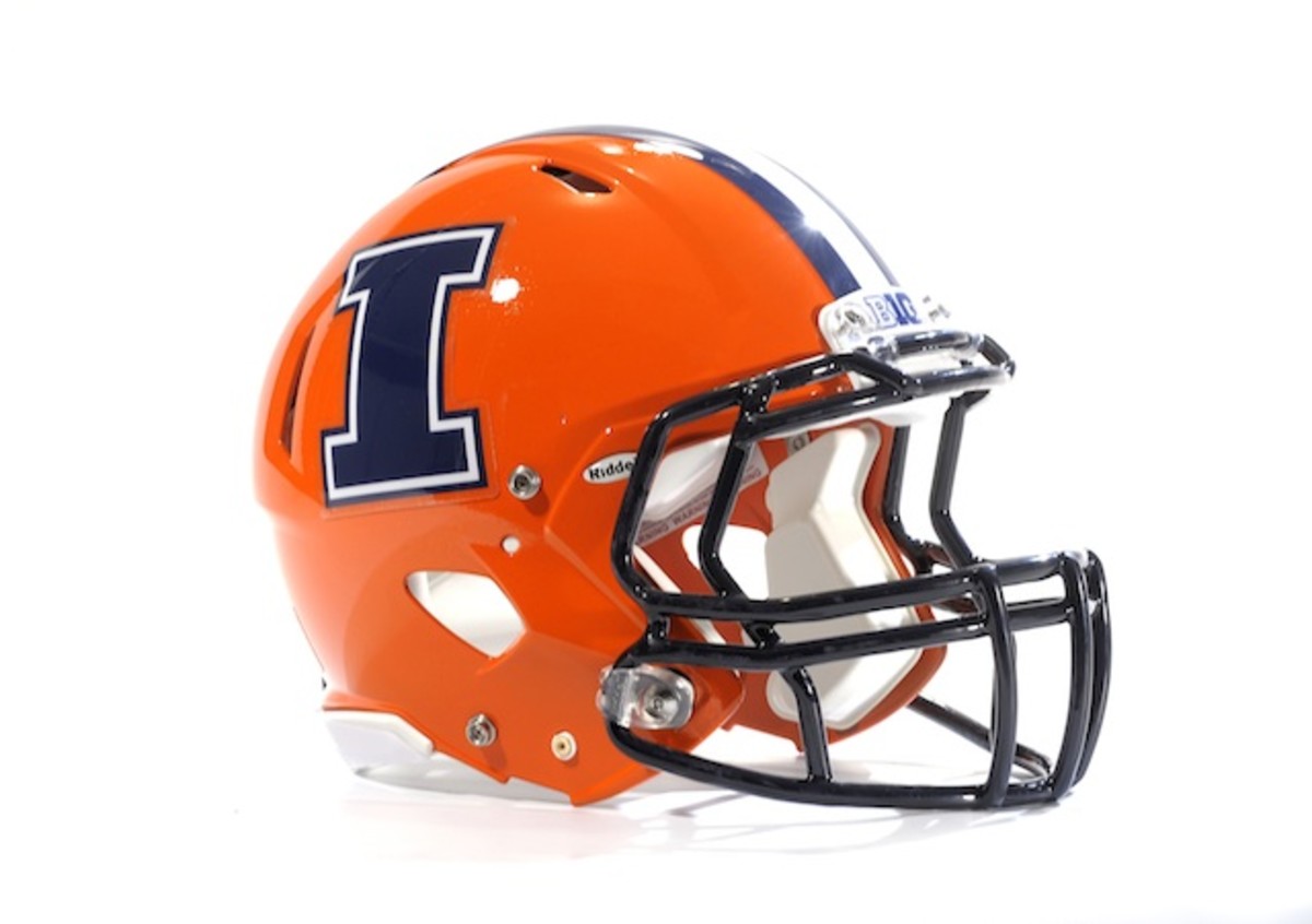 Illinois-new-helmet.jpg