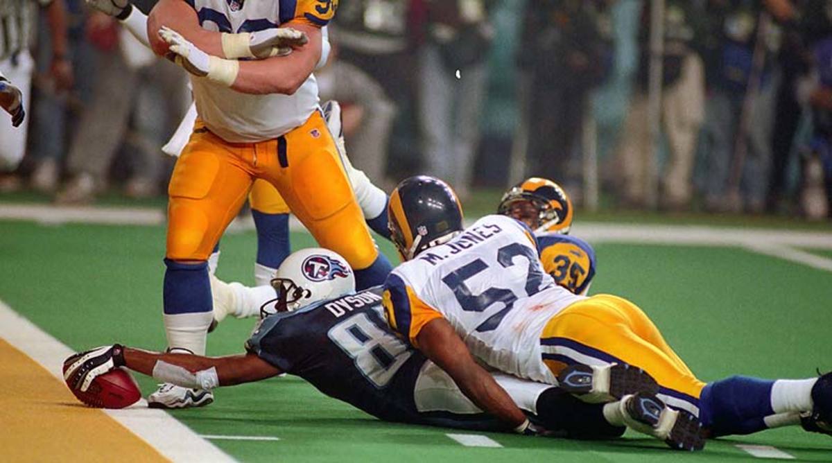 Super Bowl XXIV Kevin Dyson tackled by Mike Jones