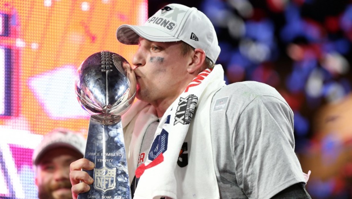 Super Bowl Salaries and Bonuses: What Players Earn for the Big Game