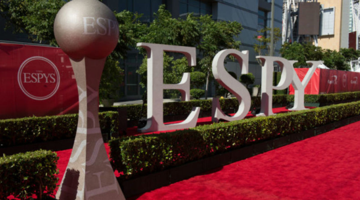 ESPN Defends Giving Caitlyn Jenner Arthur Ashe Award
