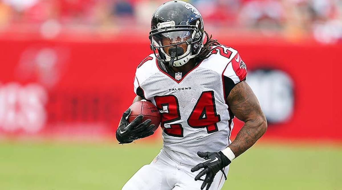 Devonta Freeman.ready!  Devonta freeman, Football helmets