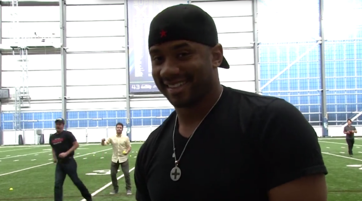 'Entourage' Cast Practice with Russell Wilson