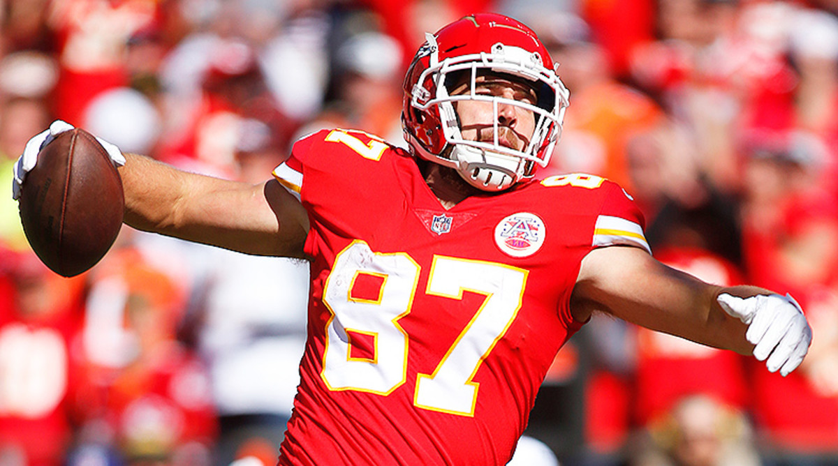 Travis Kelce claims the top spot in AP's NFL tight end rankings