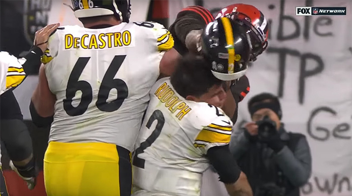 5 Nastiest On-Field Moments in NFL History