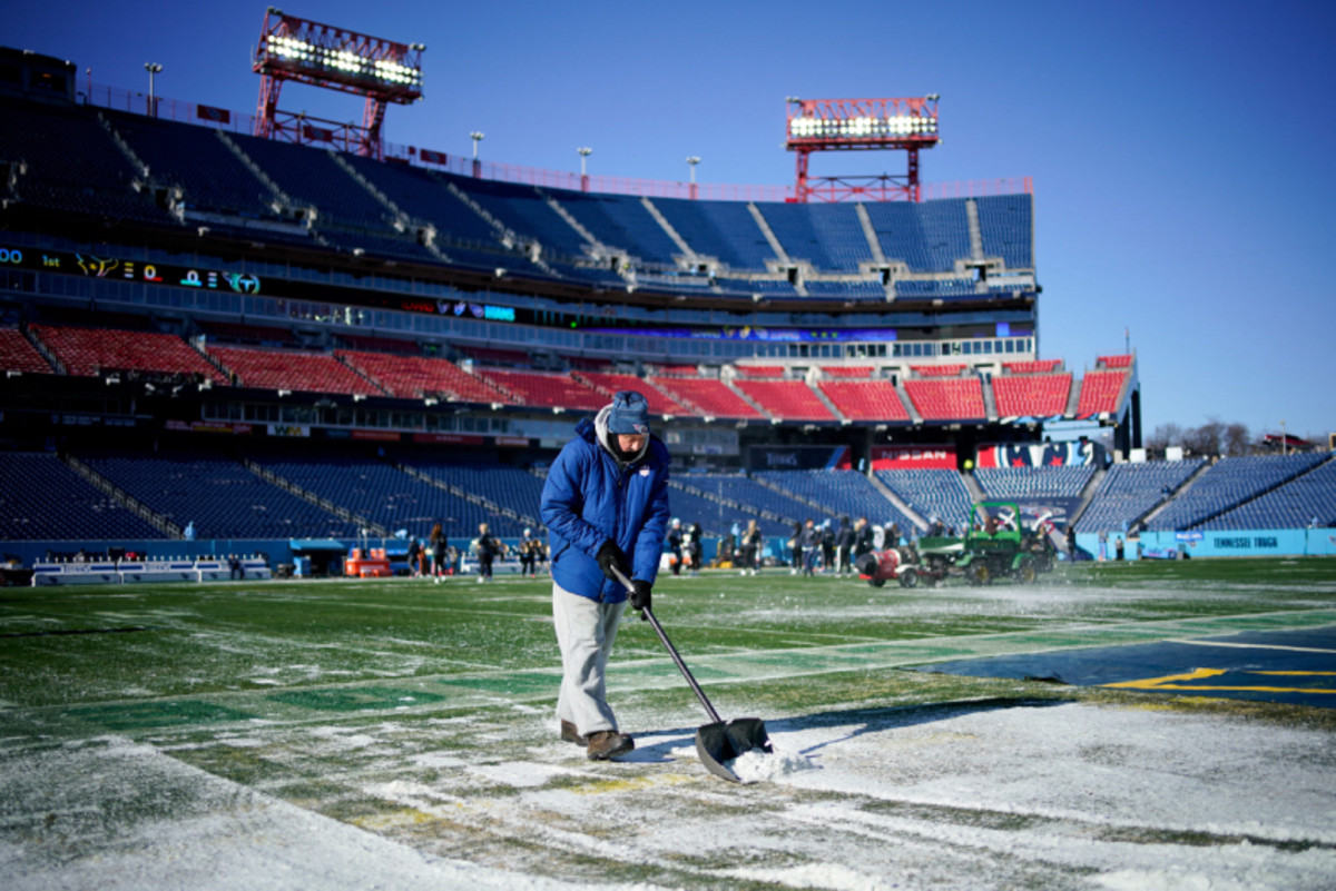 look-mayor-calls-on-nfl-team-to-postpone-game-on-saturday