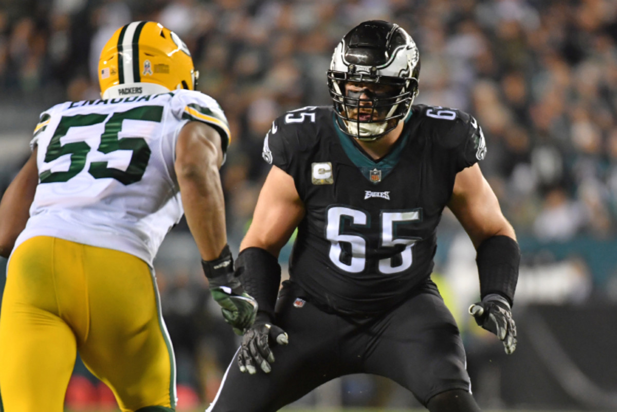 Eagles sign Lane Johnson to new contract